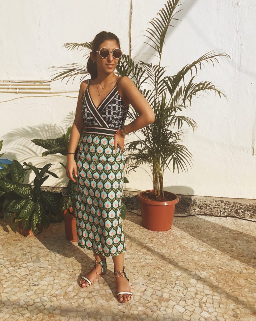 Fashion blogger Shloka Narang of The Silk Sneaker showcases her favourite Mumbai Outfits and street style!