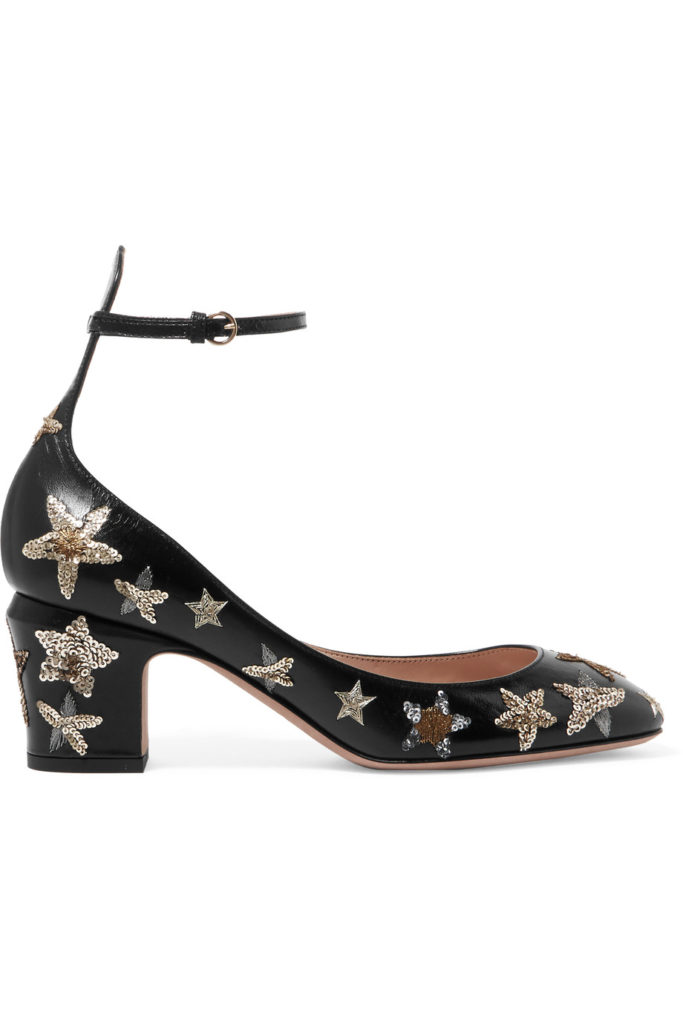 Fashion Blogger Shloka Narang showcases micro trend star pattern featuring Rails La, Revolve and Hush