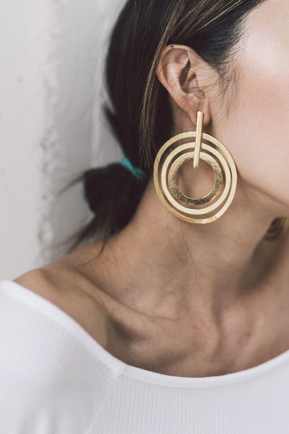Fashion blogger Shloka Narang of The Silk Sneaker shares her Monday update with the latest fashion news you need to know this morning