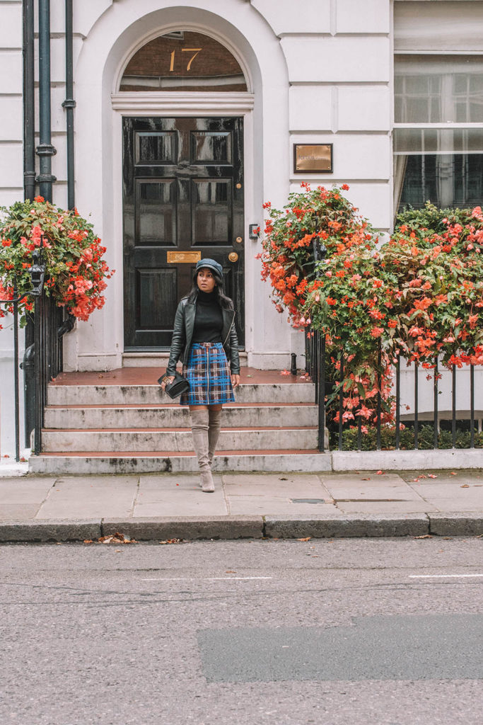 Fashion blogger Shloka Narang of The Silk Sneaker showcases her 5 autumn classic pieces for the perfect fall outfit
