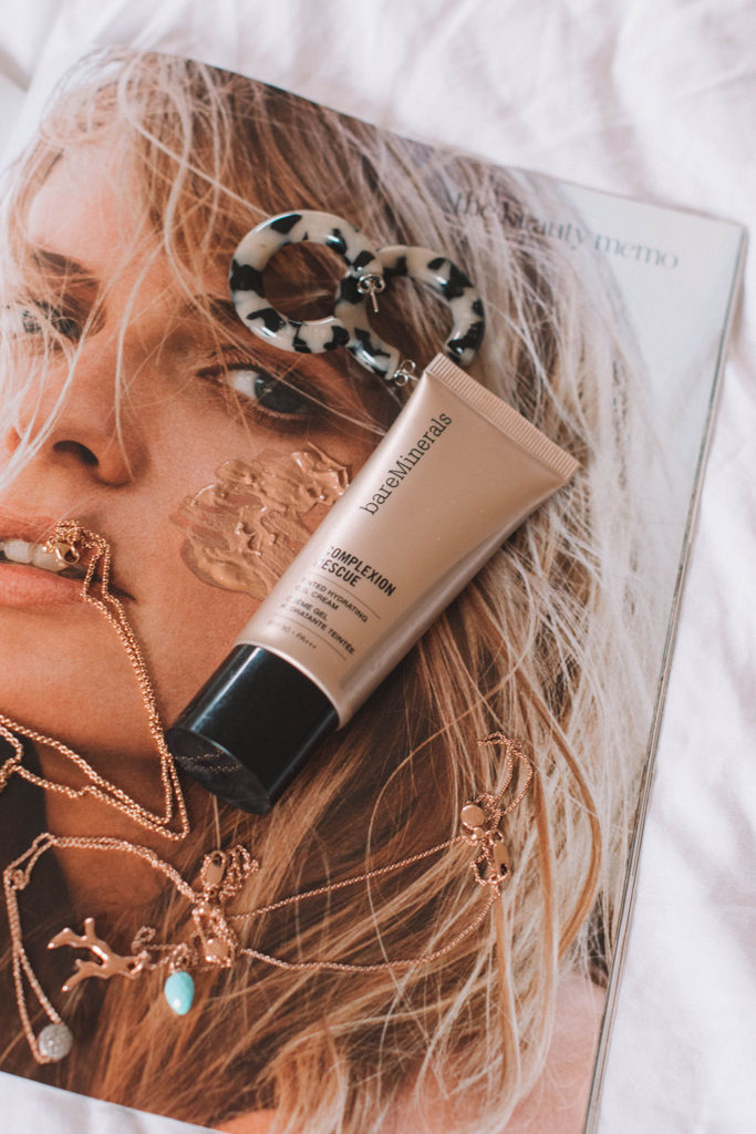 Fashion blogger Shloka Narang of The Silk Sneaker shares the best foundation for acne prone sensitive skin
