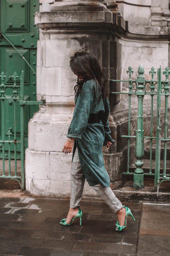 Fashion blogger Shloka Narang of The Silk Sneaker shares another great spring outfit idea, showcasing how petite girls can style oversized pieces with Topshop, Chanel and Valentino.