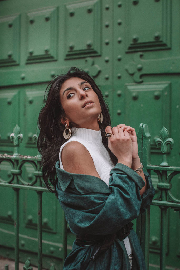 Fashion blogger Shloka Narang of The Silk Sneaker shares another great spring outfit idea, showcasing how petite girls can style oversized pieces with Topshop, Chanel and Valentino.