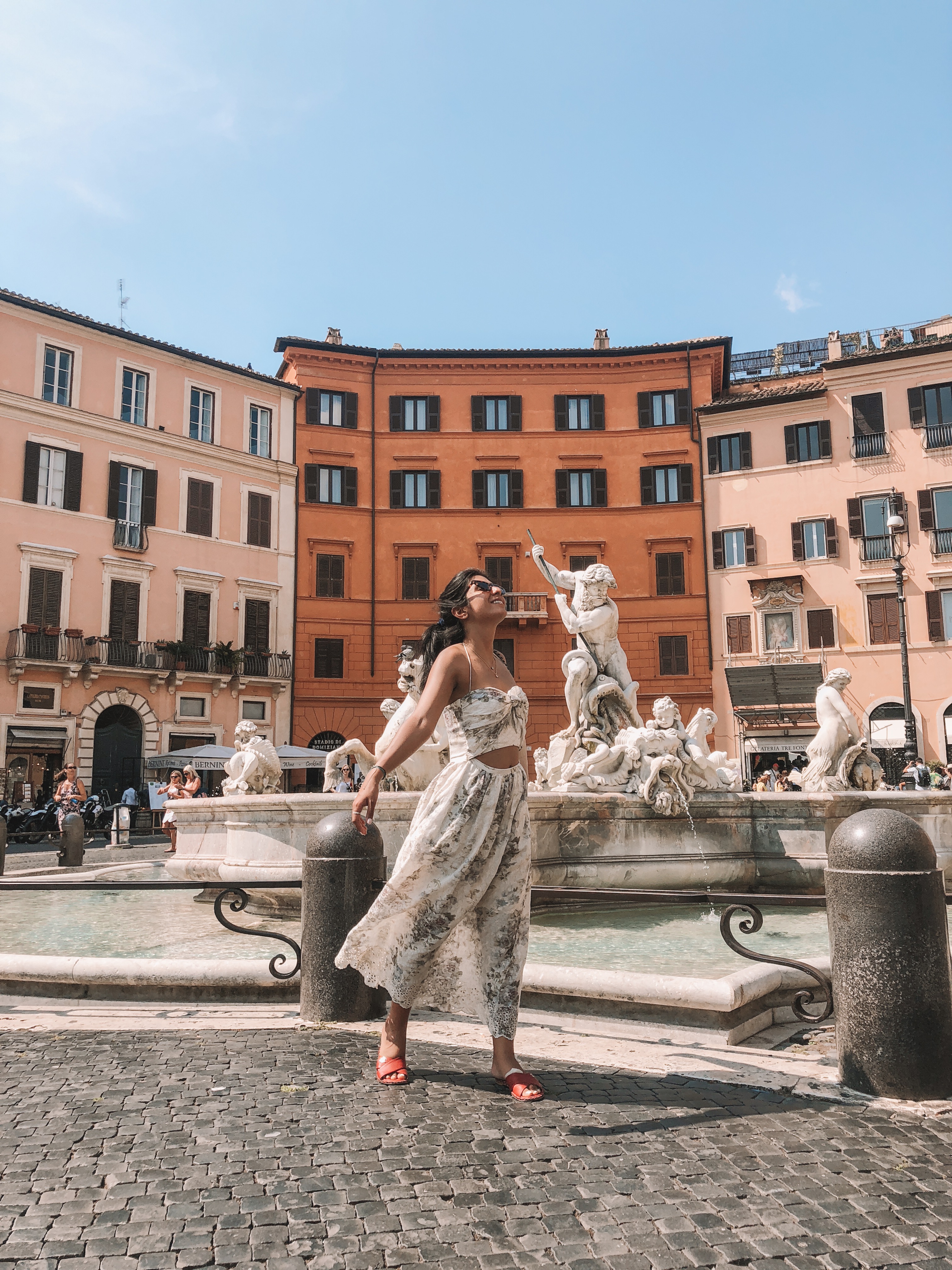 Luxury fashion and travel blogger Shloka Narang of The Silk Sneaker shares what to do in Rome, the best restaurants in Rome and fashion tips for this historic city