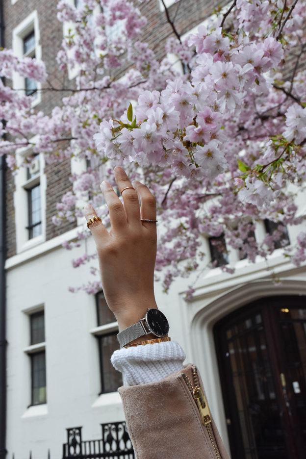 Fashion blogger Shloka Narang of The Silk Sneaker showcases the brand new Daniel Wellington Petite watch with a mesh strap