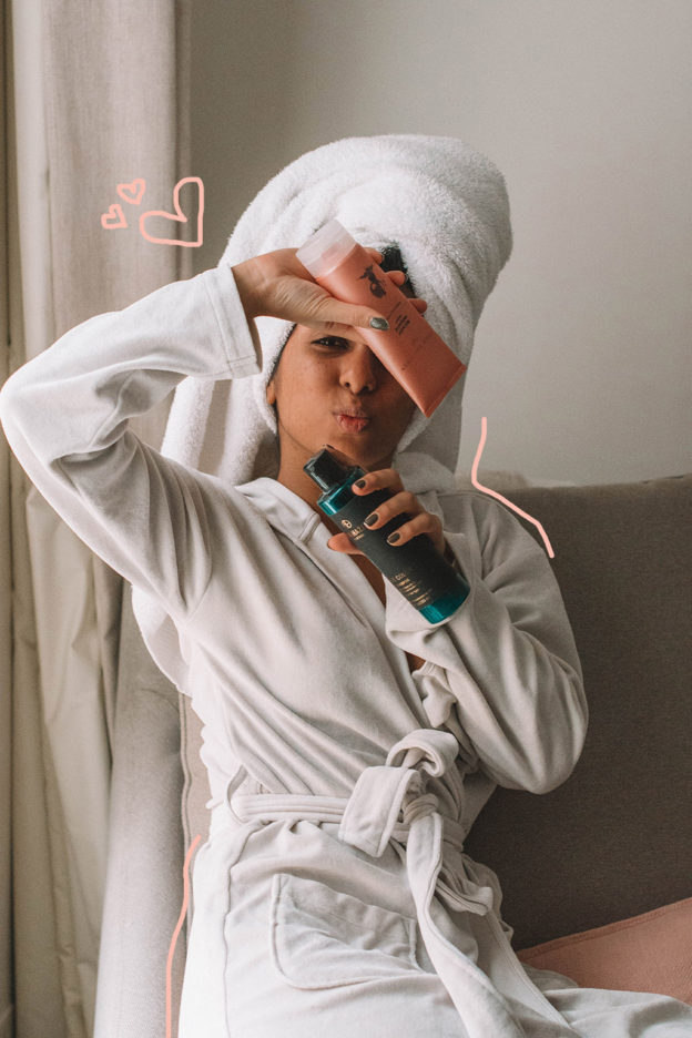 Fashion and beauty blogger Shloka Narang of The Silk Sneaker shares the best shampoo for dry hair to make hair thicker