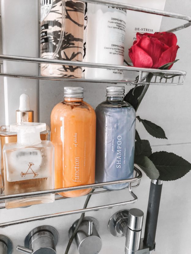 Fashion and Beauty blogger Shloka Narang of The Silk Sneaker shares her experience with customised shampoo and conditioner from Function of Beauty
