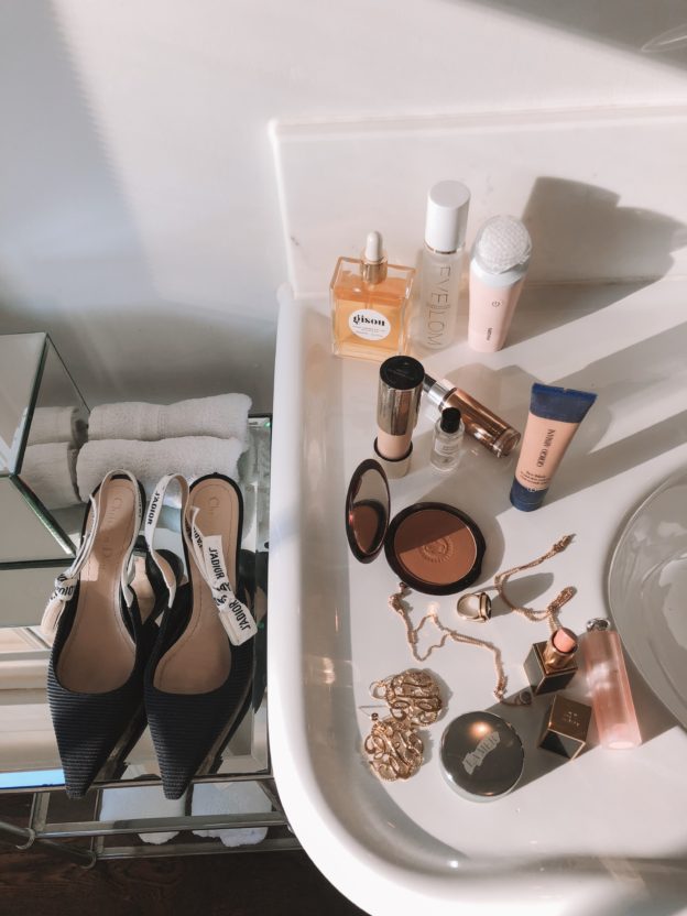 Fashion and Beauty blogger Shloka Narang of The Silk Sneaker shares her best new beauty products specifically summer make up to create the perfect beauty look featuring Giorgio Armani Face Fabric, Hourglass Veil Translucent Powder and Cover Fx Drops