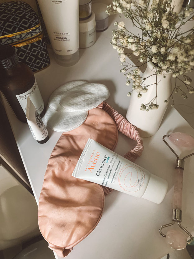 Luxury beauty blogger Shloka Narang of The Silk Sneaker shares her three favourite hydrating face masks for acne prone skin featuring Avene, Peter Thomas Roth and Vestige Verdant