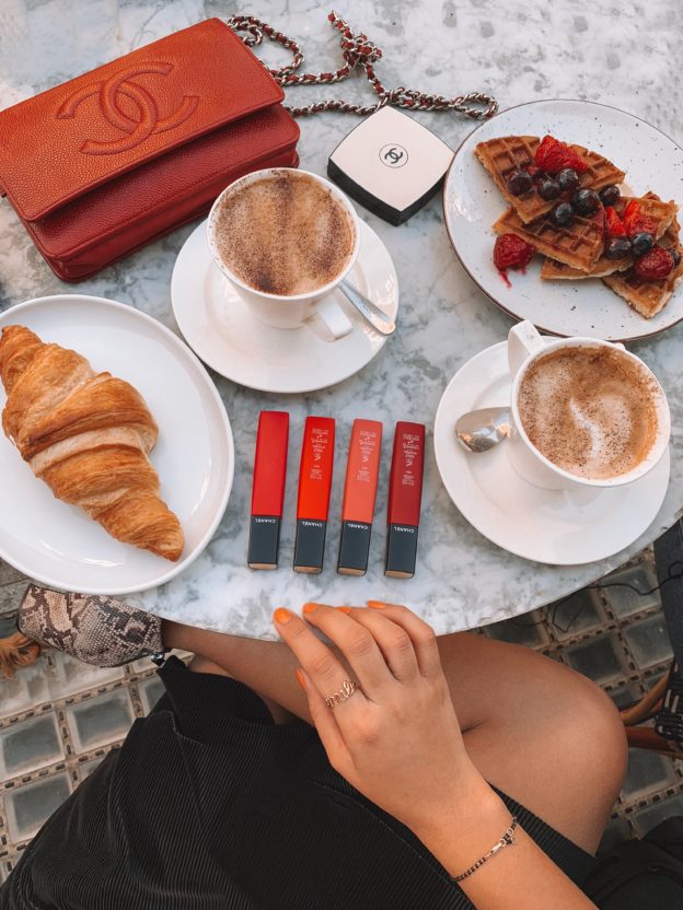 Blogger Shloka Narang of The Silk Sneaker shares her perfect Christmas gift guide for christmas beauty gifts for 2018