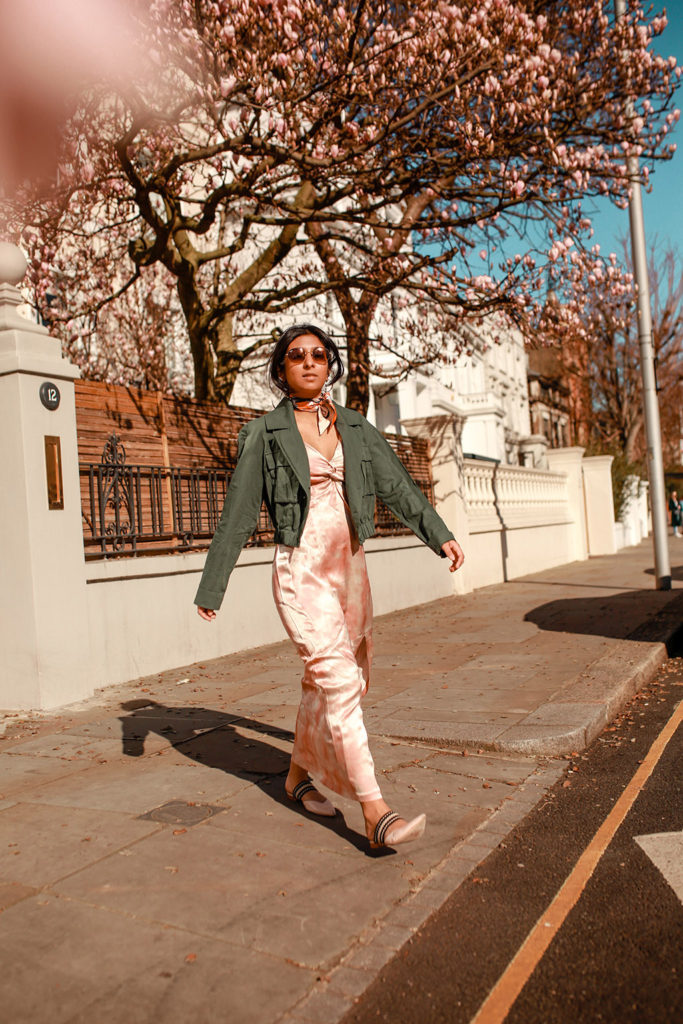 Luxury fashion blogger Shloka Narang of The Silk Sneaker shares the best summer dresses for 2019 featuring tie-dye dresses and linen dress as well as a cute maxi dress from Zara and Ray ban glasses