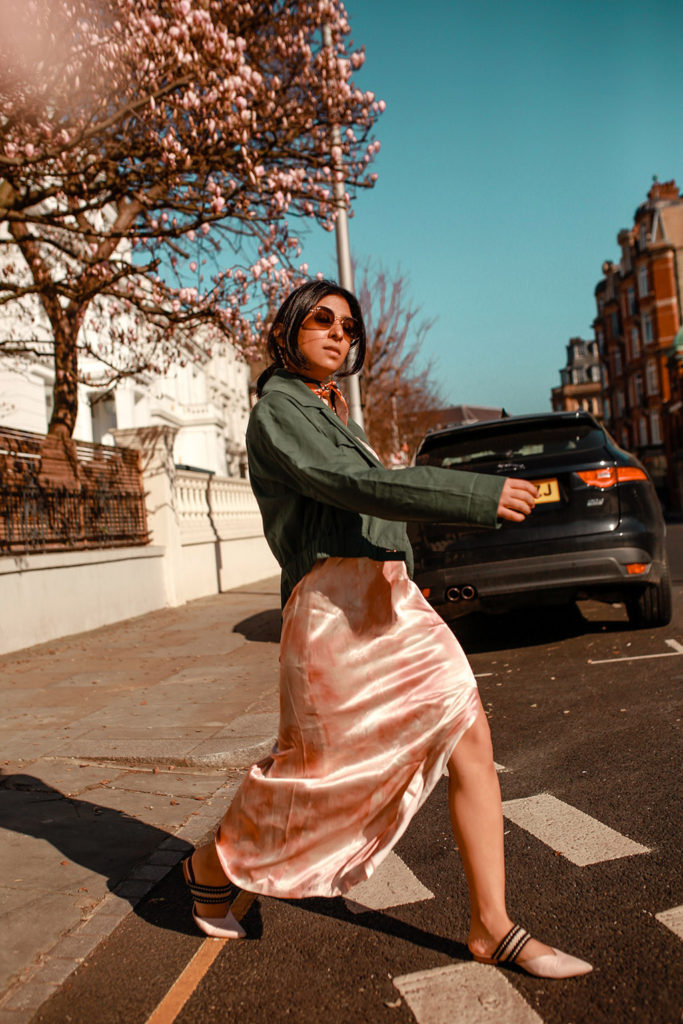Luxury fashion blogger Shloka Narang of The Silk Sneaker shares the best summer dresses for 2019 featuring tie-dye dresses and linen dress as well as a cute maxi dress from Zara and Ray ban glasses