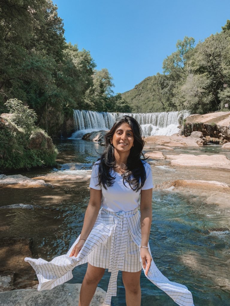 Fashion and beauty blogger Shloka Narang of The Silk Sneaker shares her must know tips about the best shampoo featuring Klorane Aquatic Mint