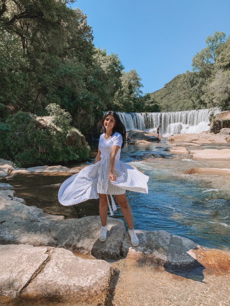 Fashion and beauty blogger Shloka Narang of The Silk Sneaker shares her must know tips about the best shampoo featuring Klorane Aquatic Mint