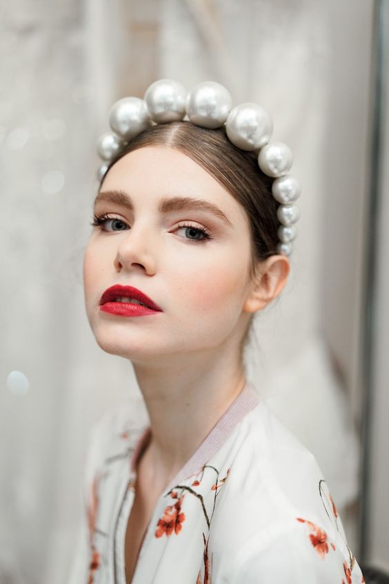 Luxury fashion blogger Shloka Narang of The Silk Sneaker shares her favourite places to buy hair accessories including headbands, hair clips and scrunchies