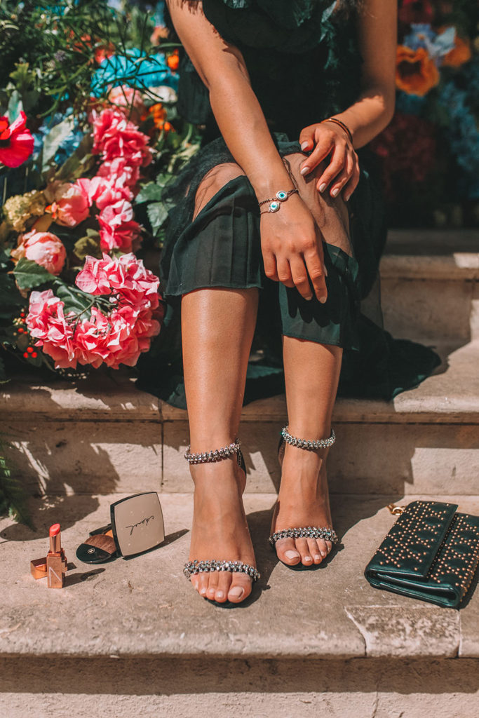 Luxury fashion blogger Shloka Narang of The Silk Sneaker shares her favourite luxe looking high street pieces in an all black outfit for fall outfit ideas featuring Jimmy Choo and & Other Stories