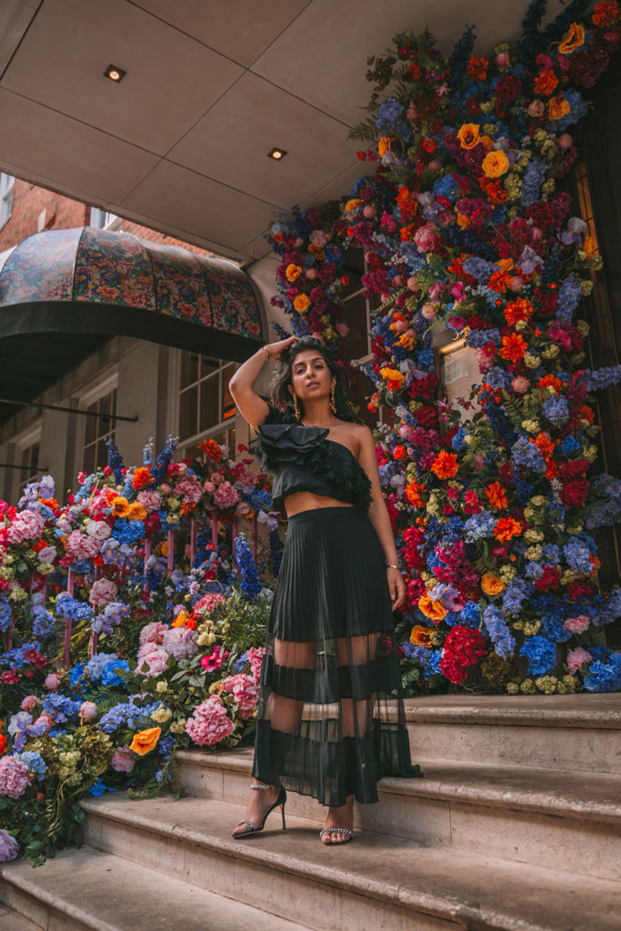 Luxury fashion blogger Shloka Narang of The Silk Sneaker shares her favourite luxe looking high street pieces in an all black outfit for fall outfit ideas featuring Jimmy Choo and & Other Stories